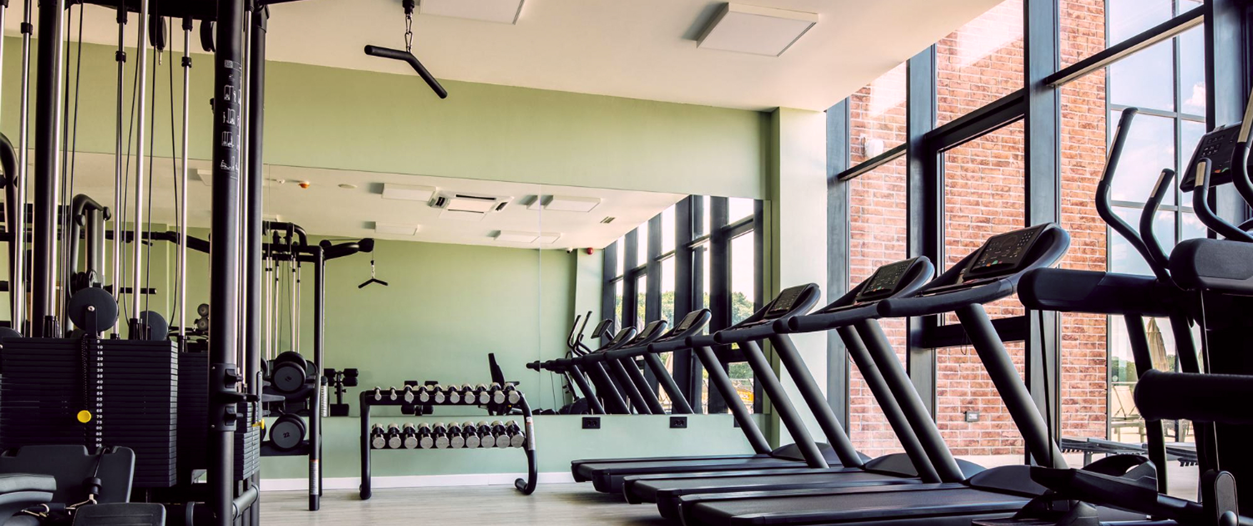 Просторный тренажёрный зал